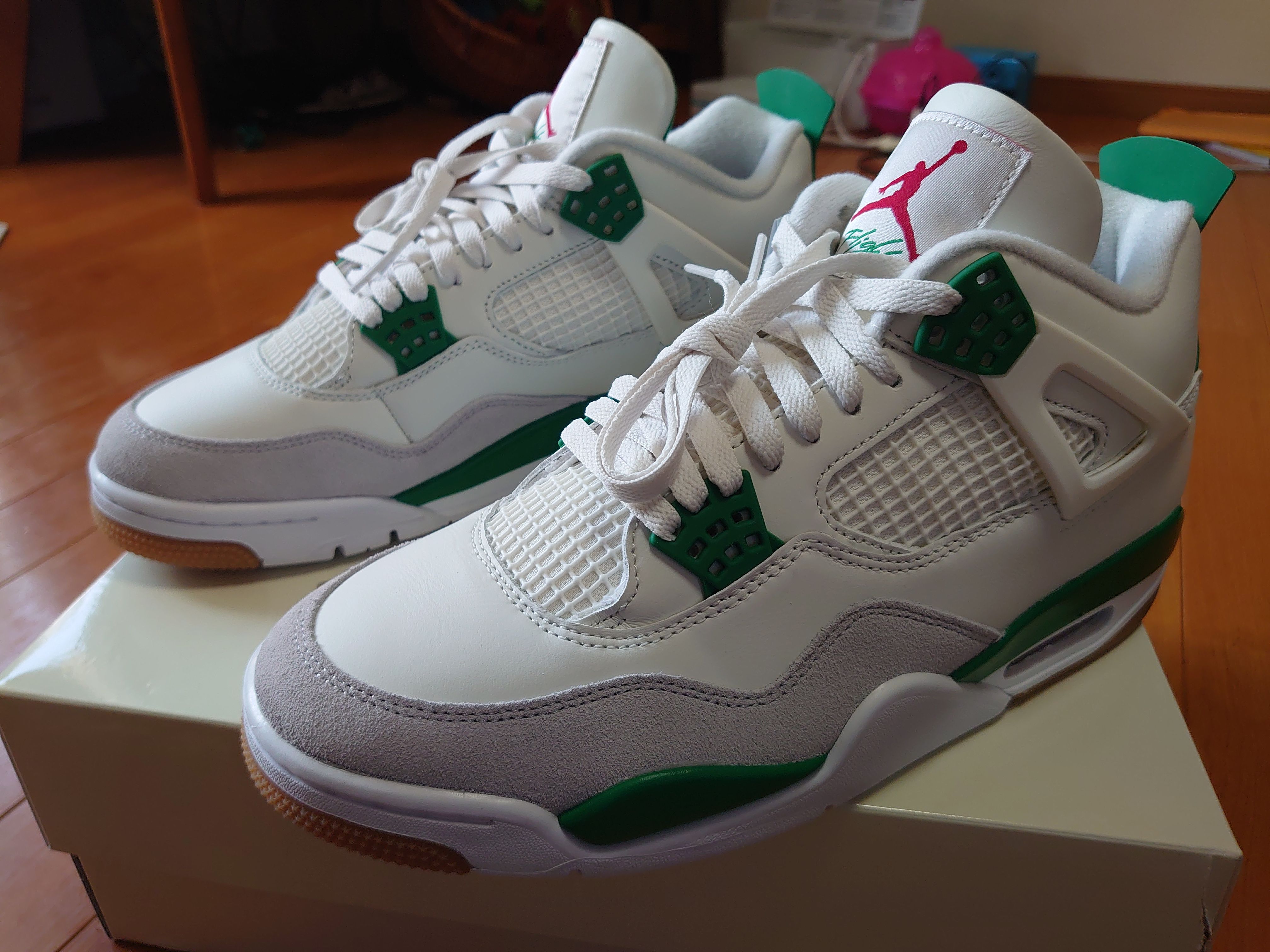 Nike SB × Air Jordan 4 Retro SP "Pine Green"