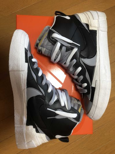 sacai × NIKE BLAZER MID "BLACK/WOLF GREY/WHITE"