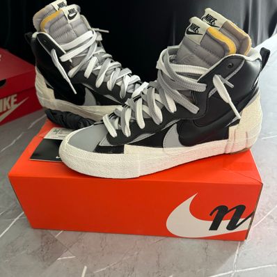 sacai × NIKE BLAZER MID "BLACK/WOLF GREY/WHITE"