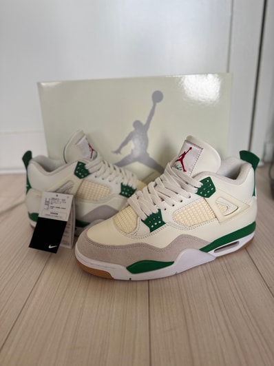 Nike SB × Air Jordan 4 Retro SP "Pine Green"