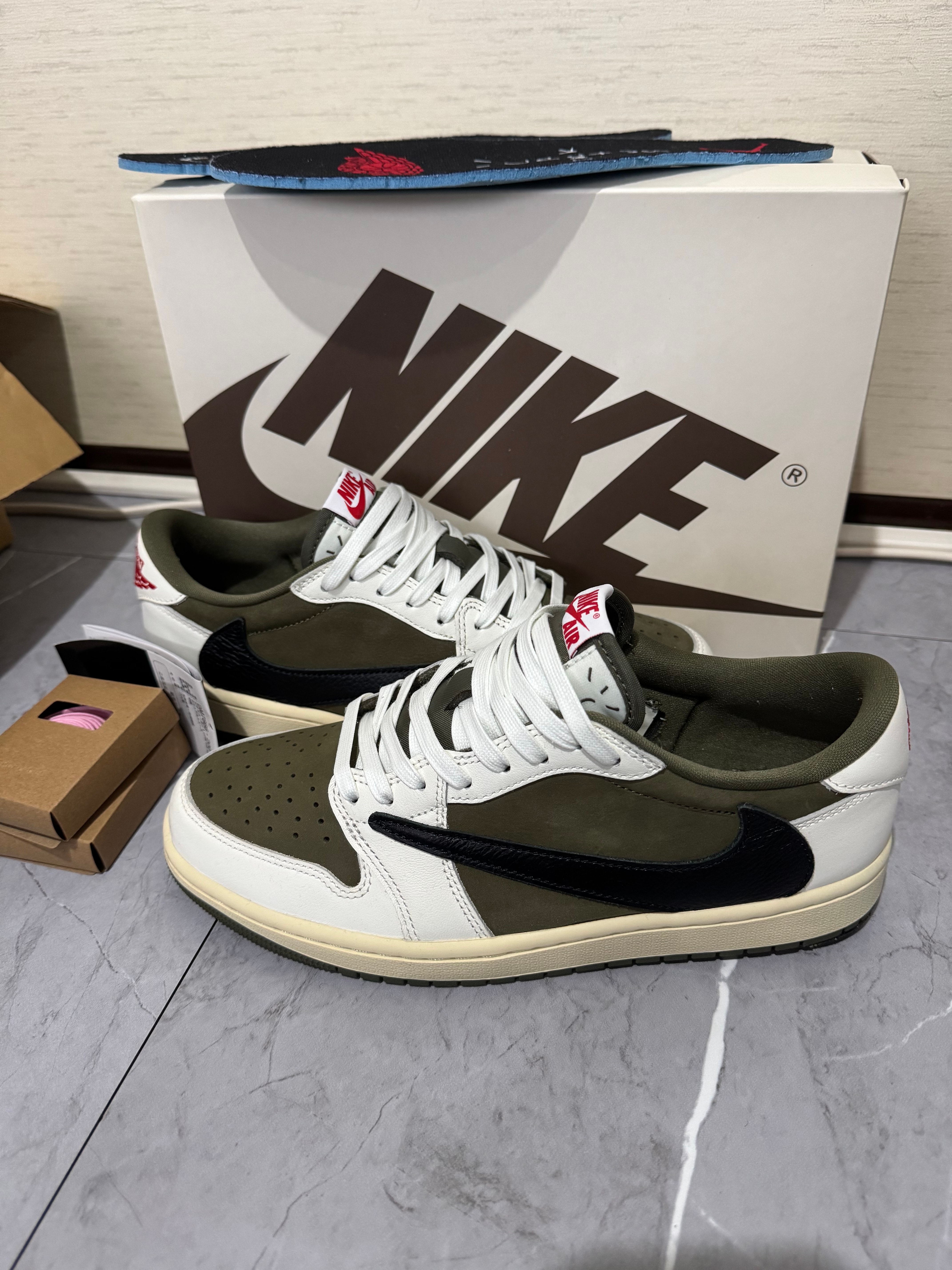 トラヴィススコット × ナイキ エアジョーダン1 ロー OG SP 