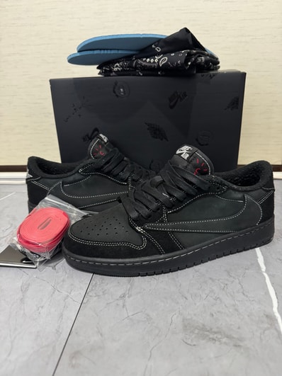Travis Scott × Nike Air Jordan 1 Low OG SP "Black Phantom"