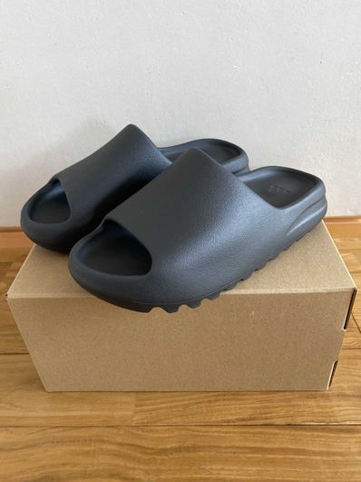 adidas YEEZY Slide "Onyx"
