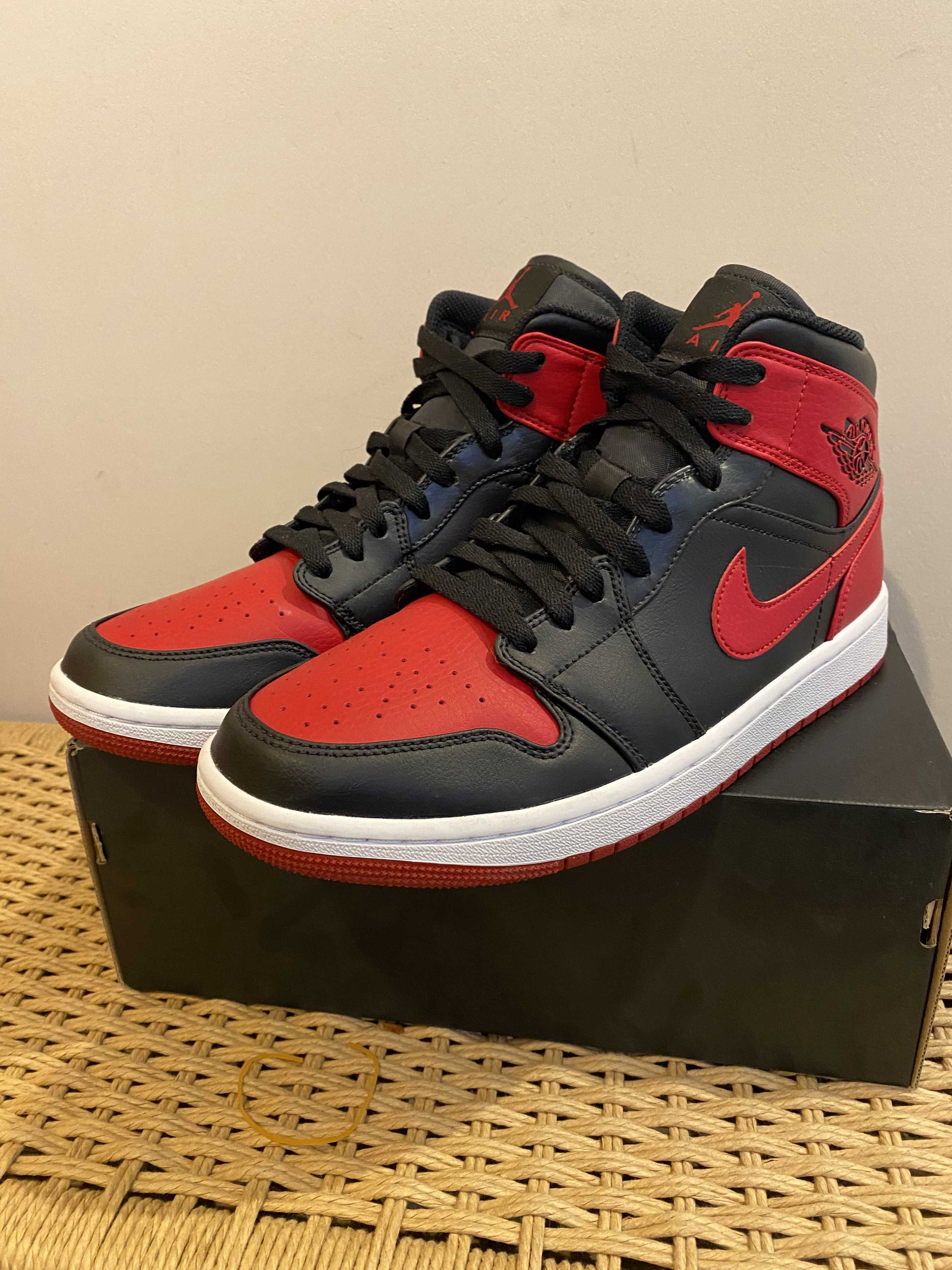 Nike Air Jordan 1 Mid "Bred"