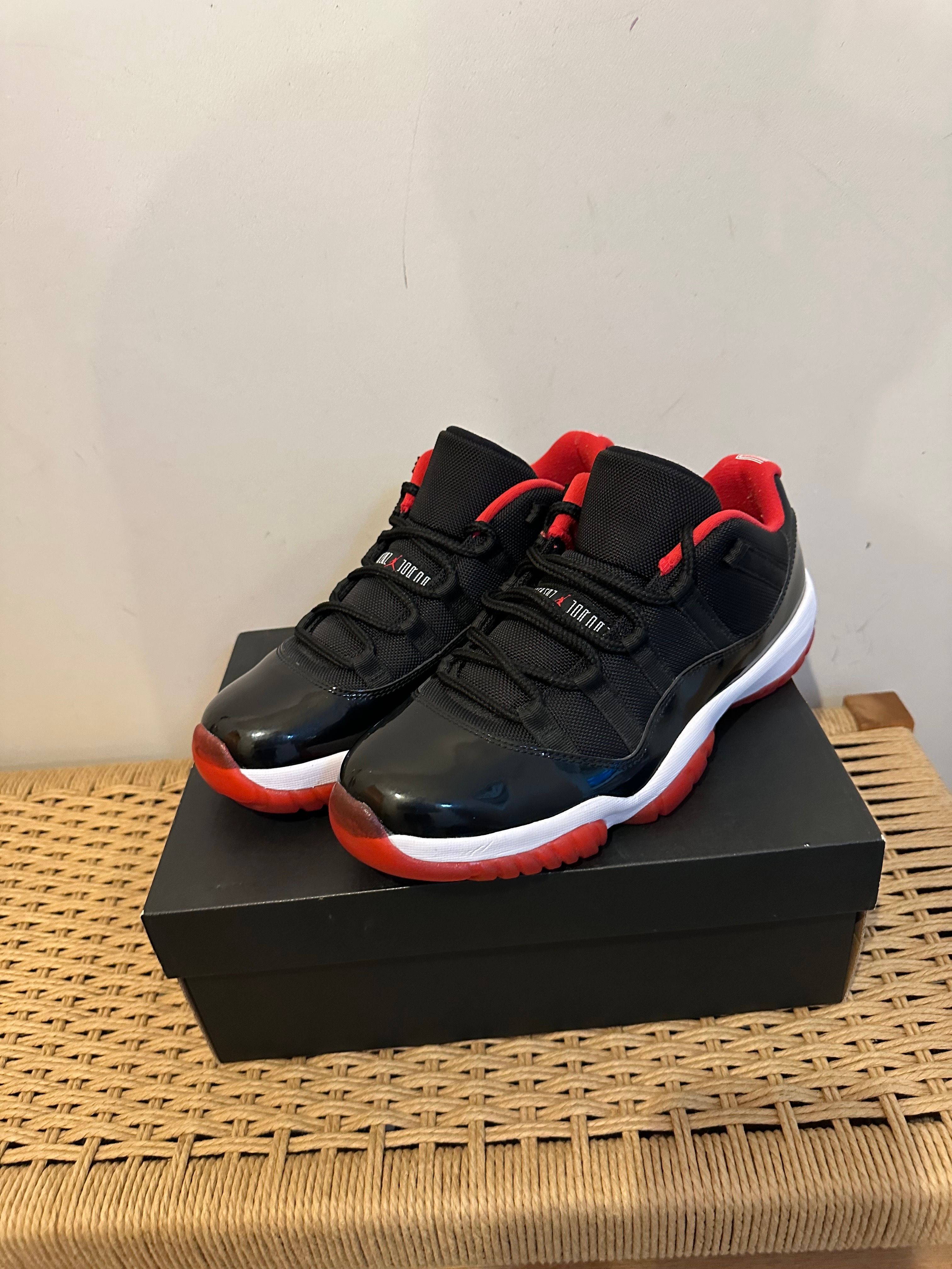 NIKE AIR JORDAN 11 RETRO LOW BRED