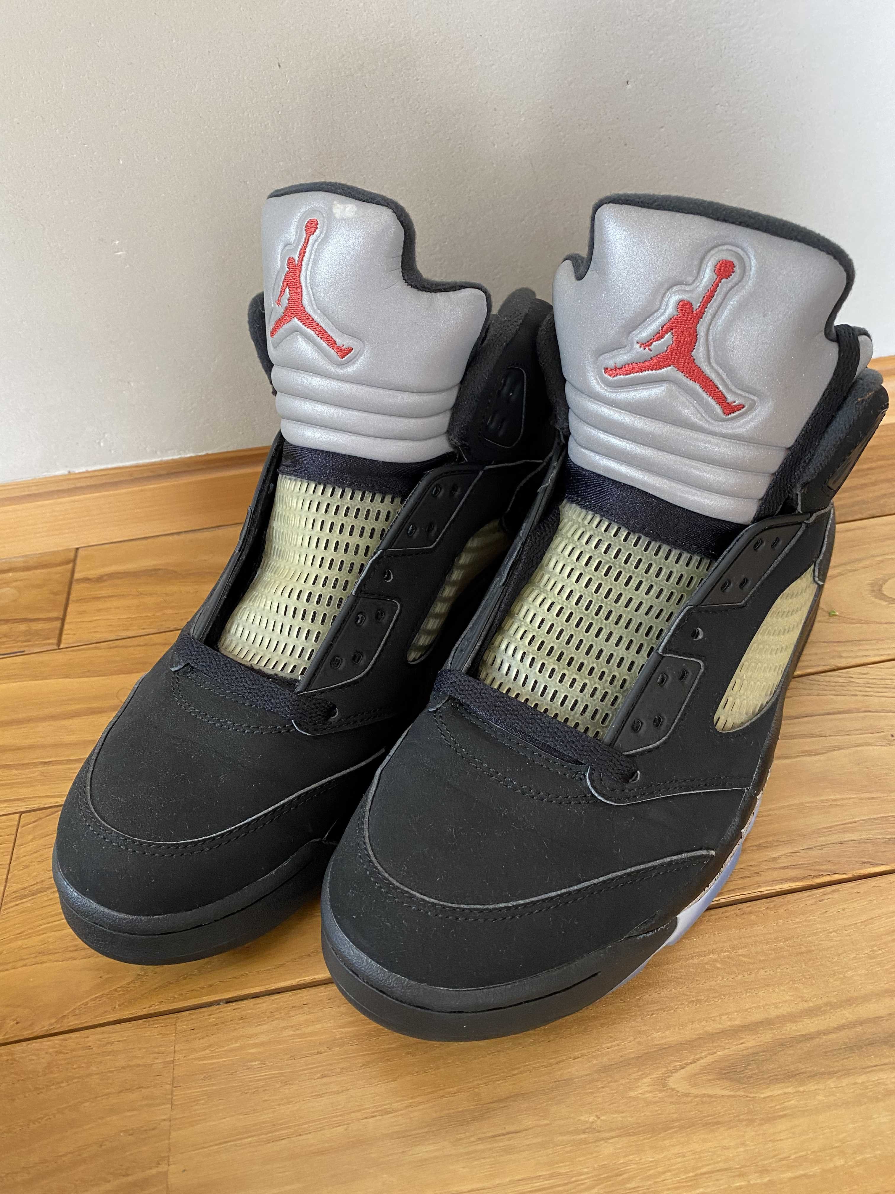 Nike Air Jordan 5 Retro OG "Black/Fire Red/Metallic Silver/White" (2016)