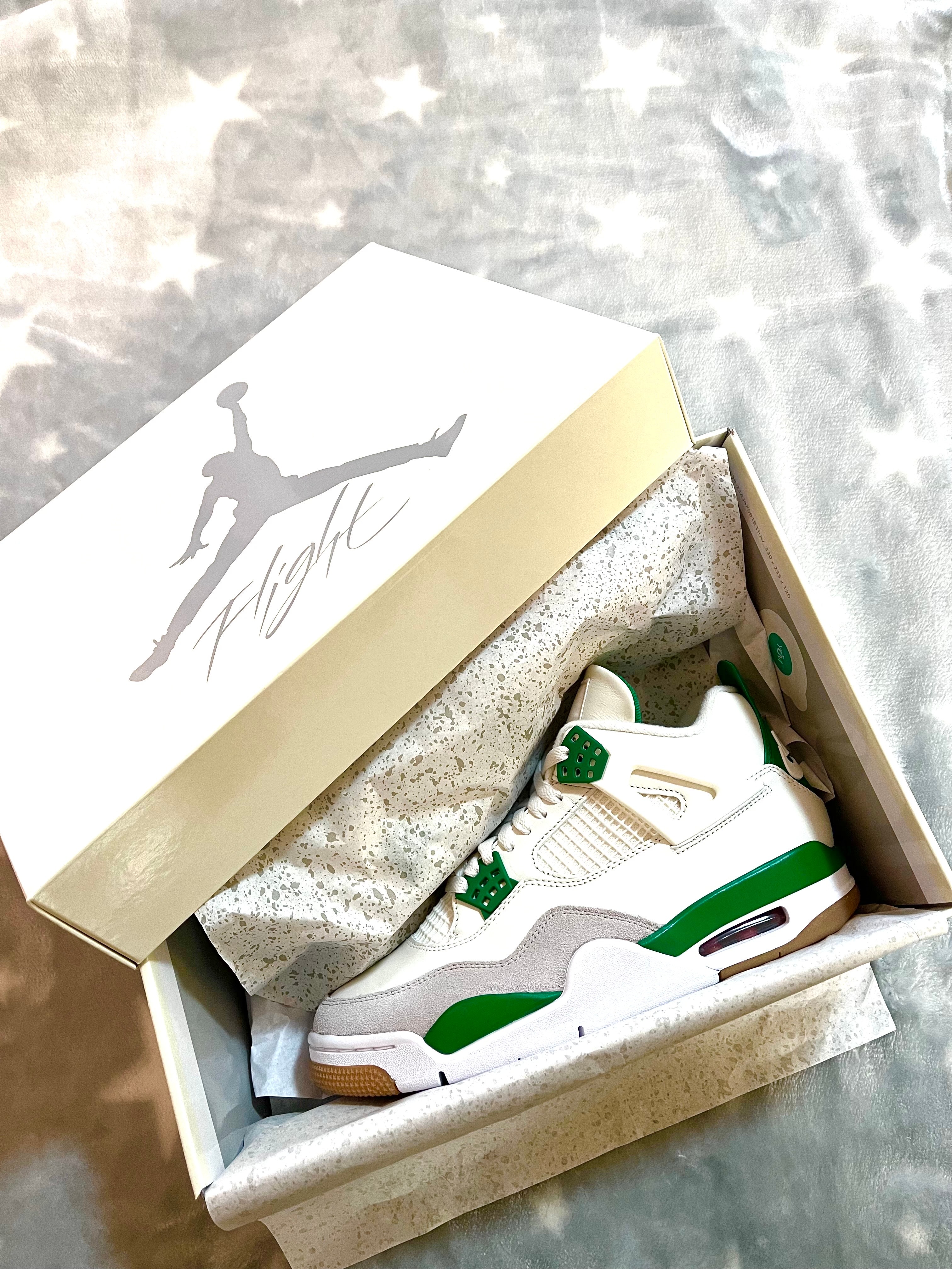 Nike SB × Air Jordan 4 Retro SP "Pine Green"