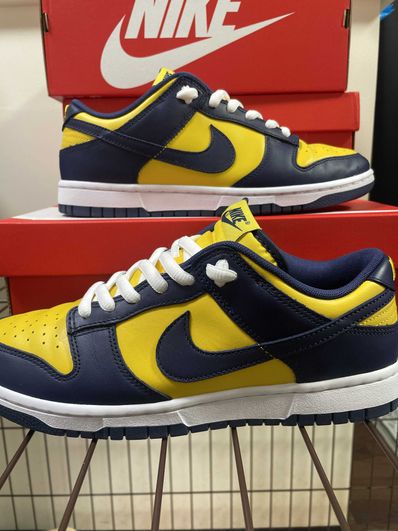 Nike Dunk Low "Michigan"