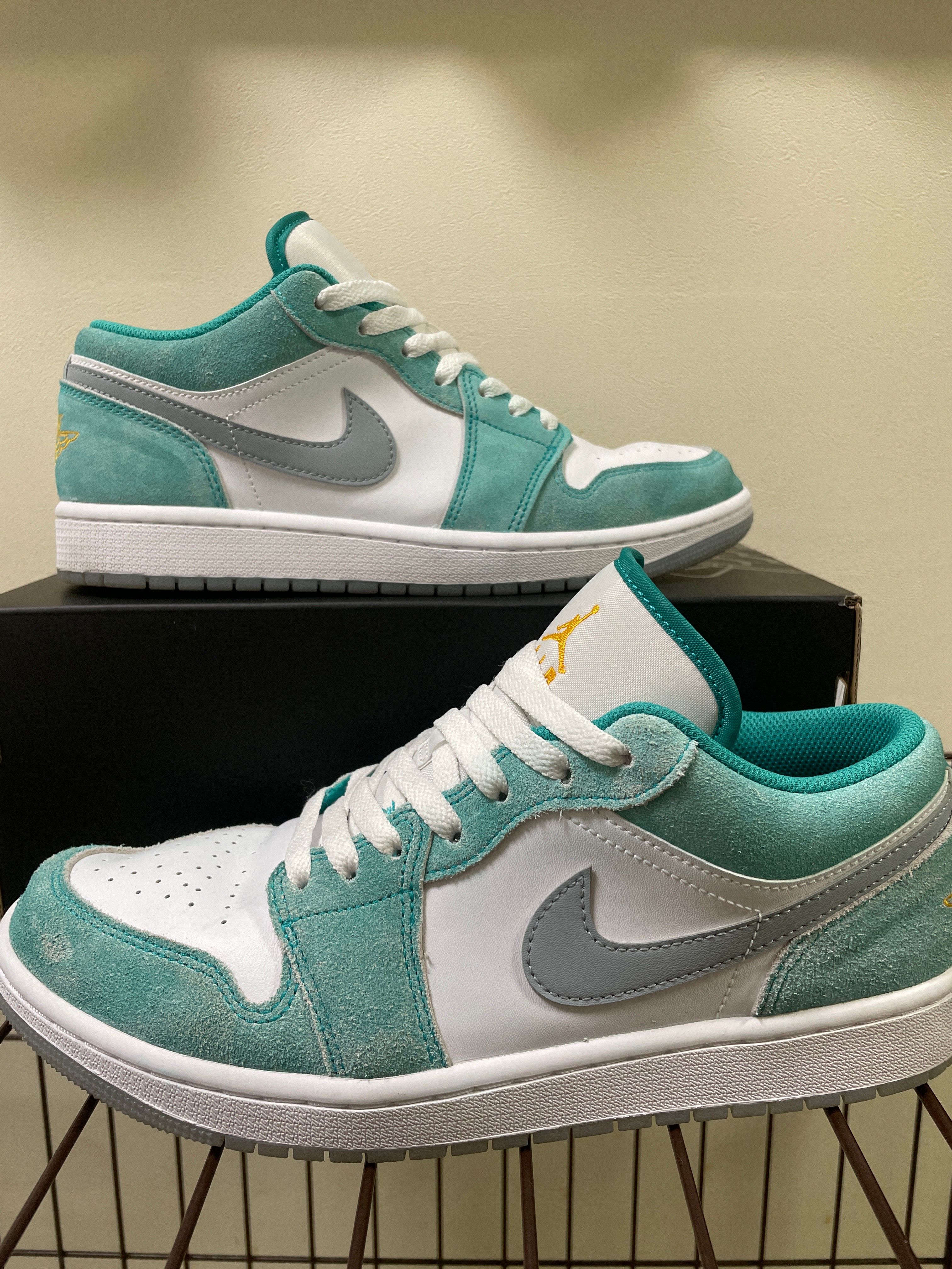 Nike Air Jordan 1 Low SE "New Emerald"