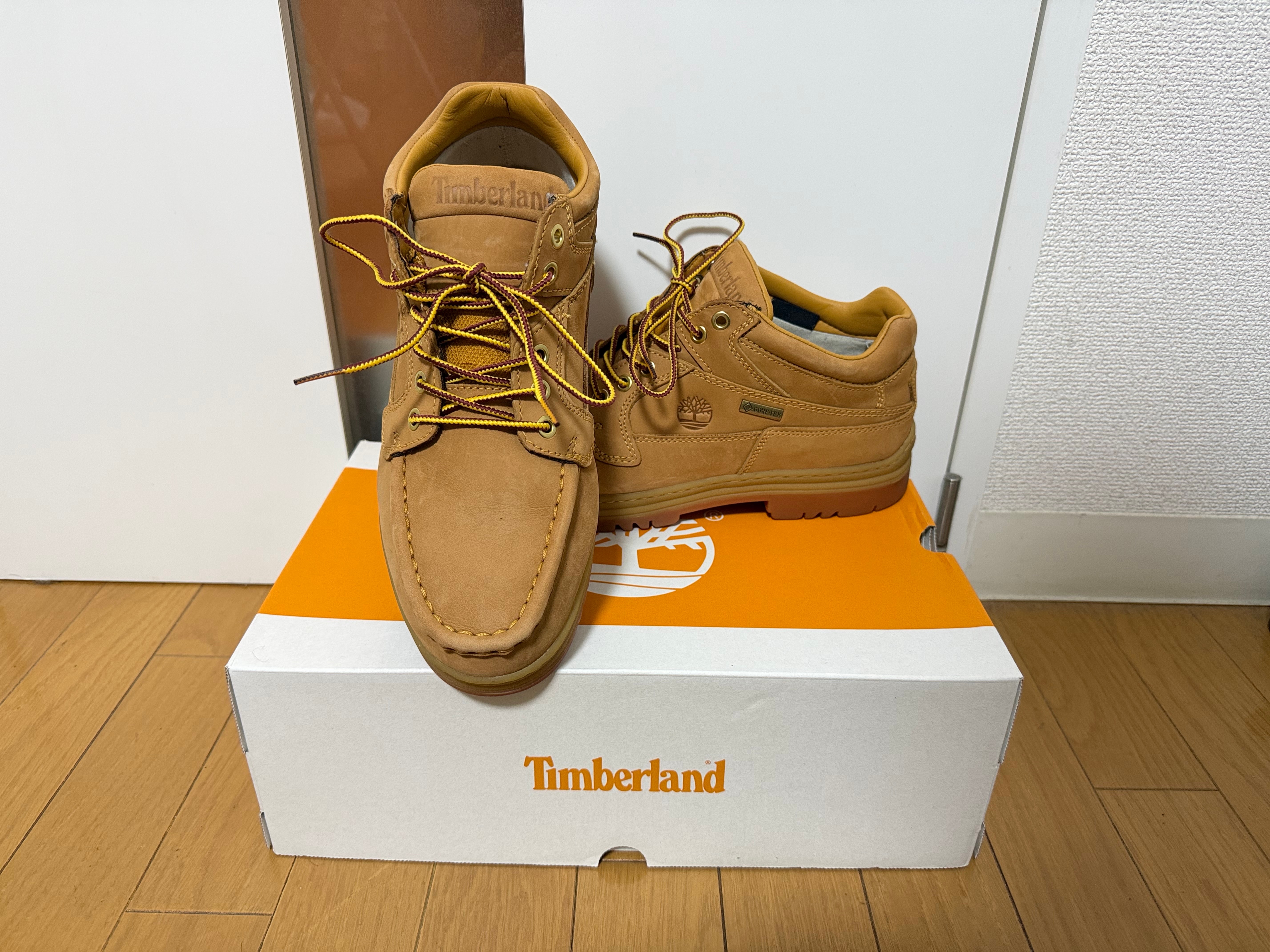 BEAMS × Timberland Heritage GORE-TEX Moc Toe Mid "Wheat"