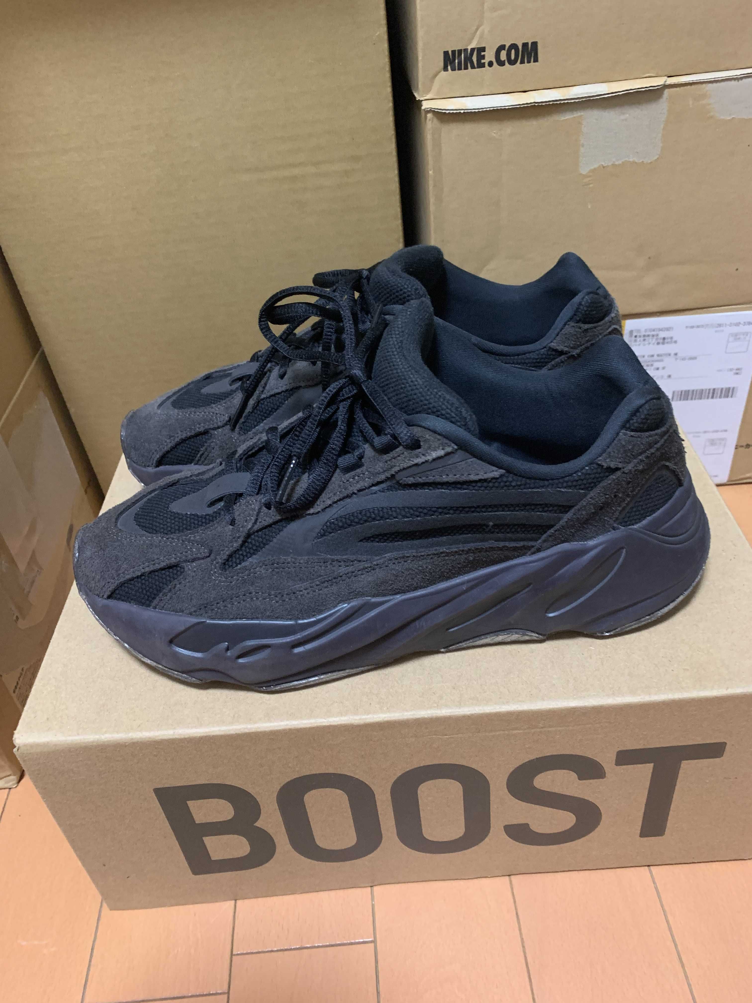 adidas YEEZY BOOST 700 V2 "Vanta"