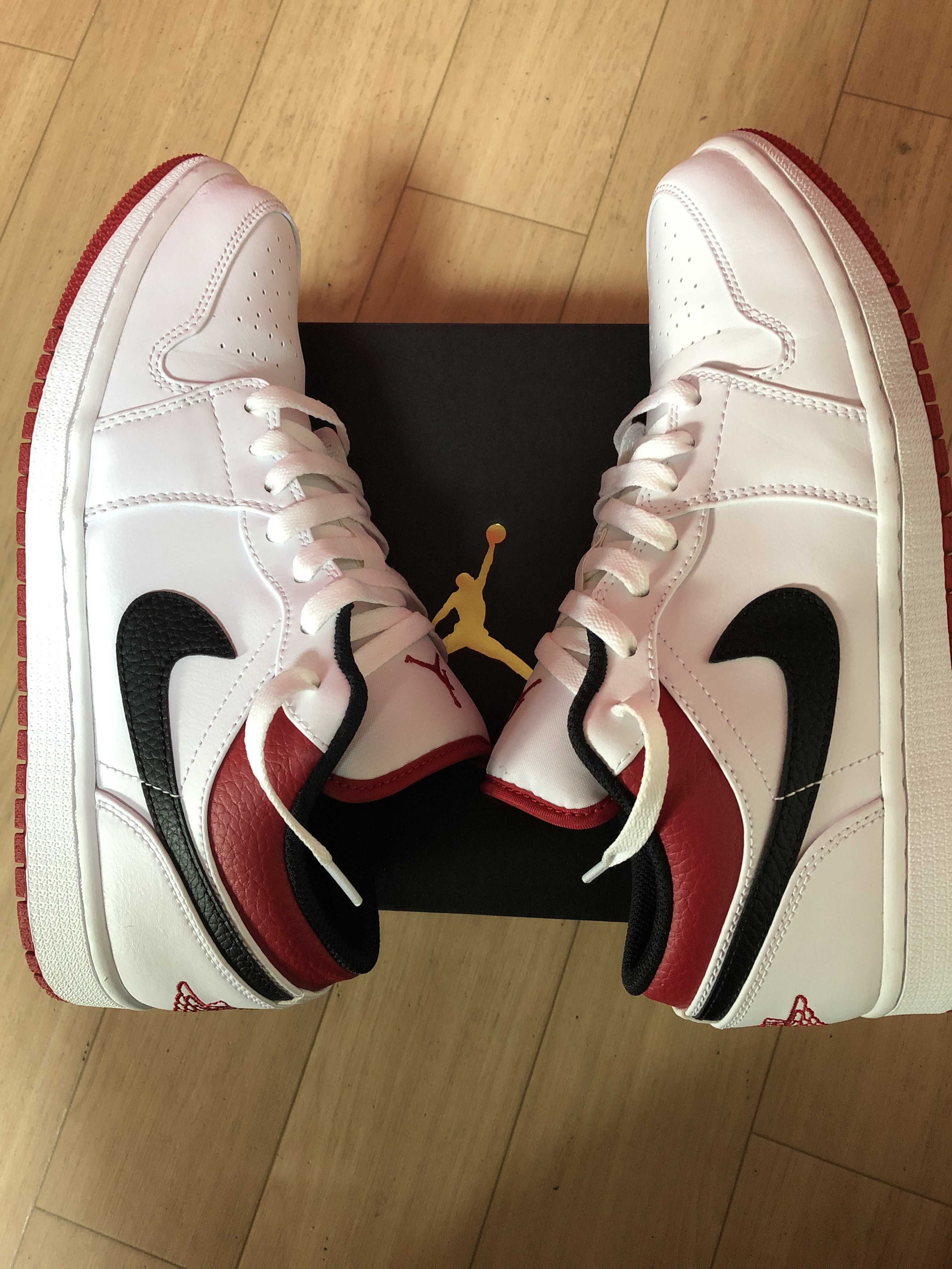 NIKE AIR JORDAN 1 LOW "WHITE/UNIVERSITY RED/BLACK"