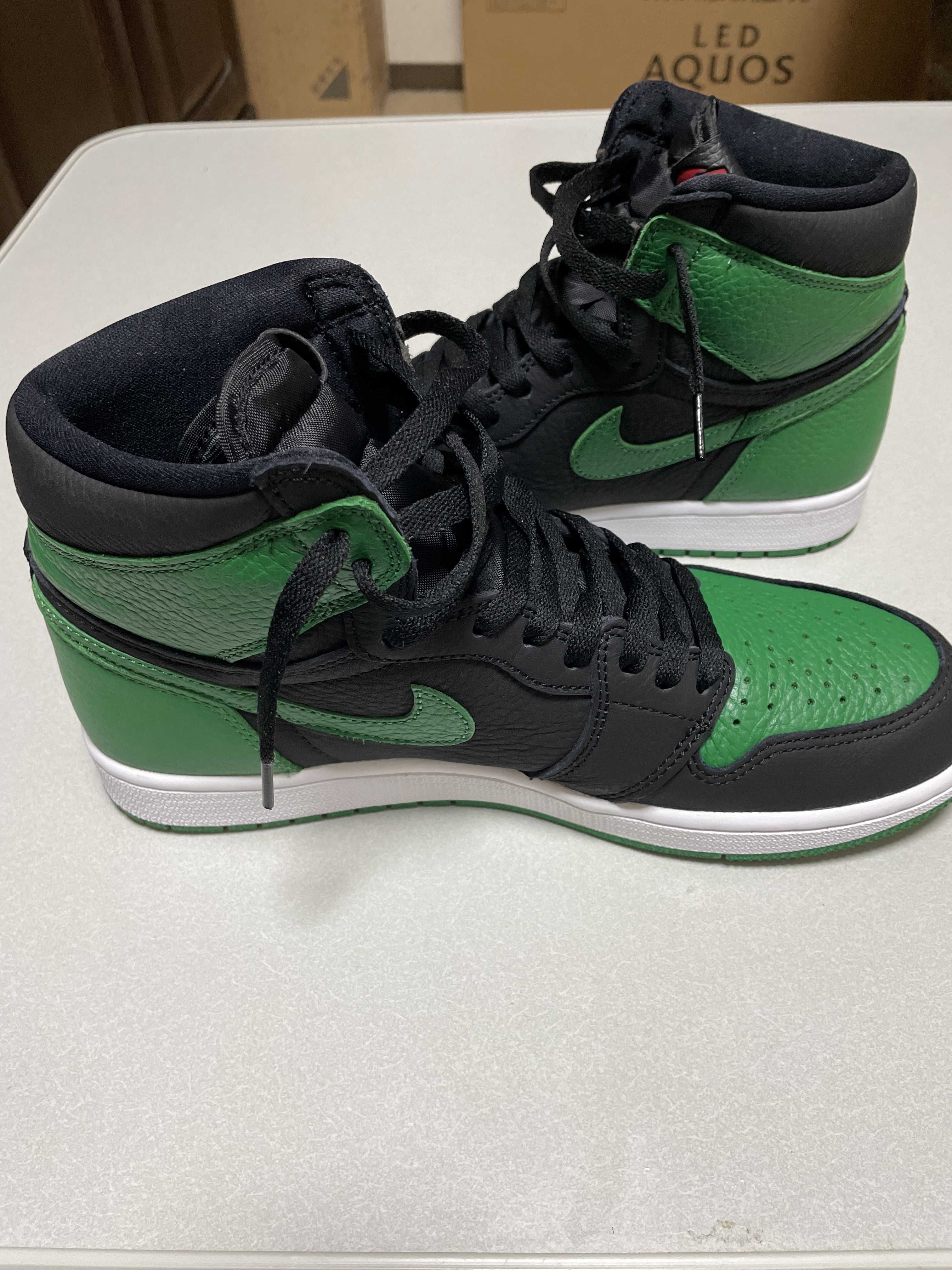 Nike Air Jordan 1 Retro High OG "Black/Pine Green" (2020)