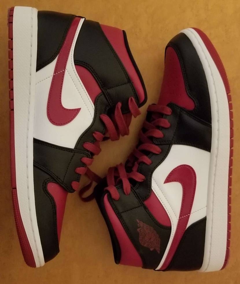 NIKE AIR JORDAN 1 MID "BLACK/RED/WHITE"