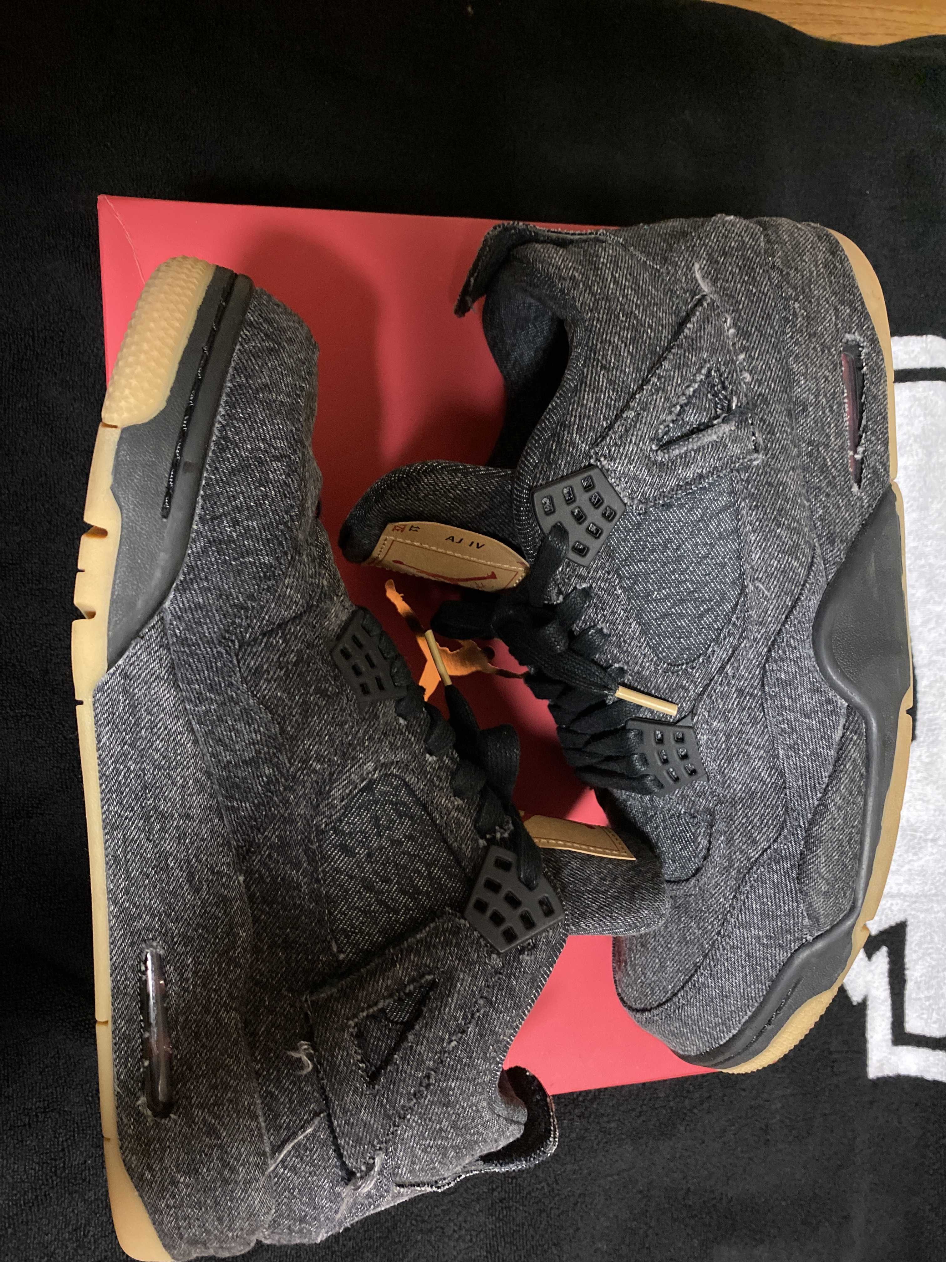 Nike × Levi's Air Jordan 4 "Black Denim" (Tag: ®)
