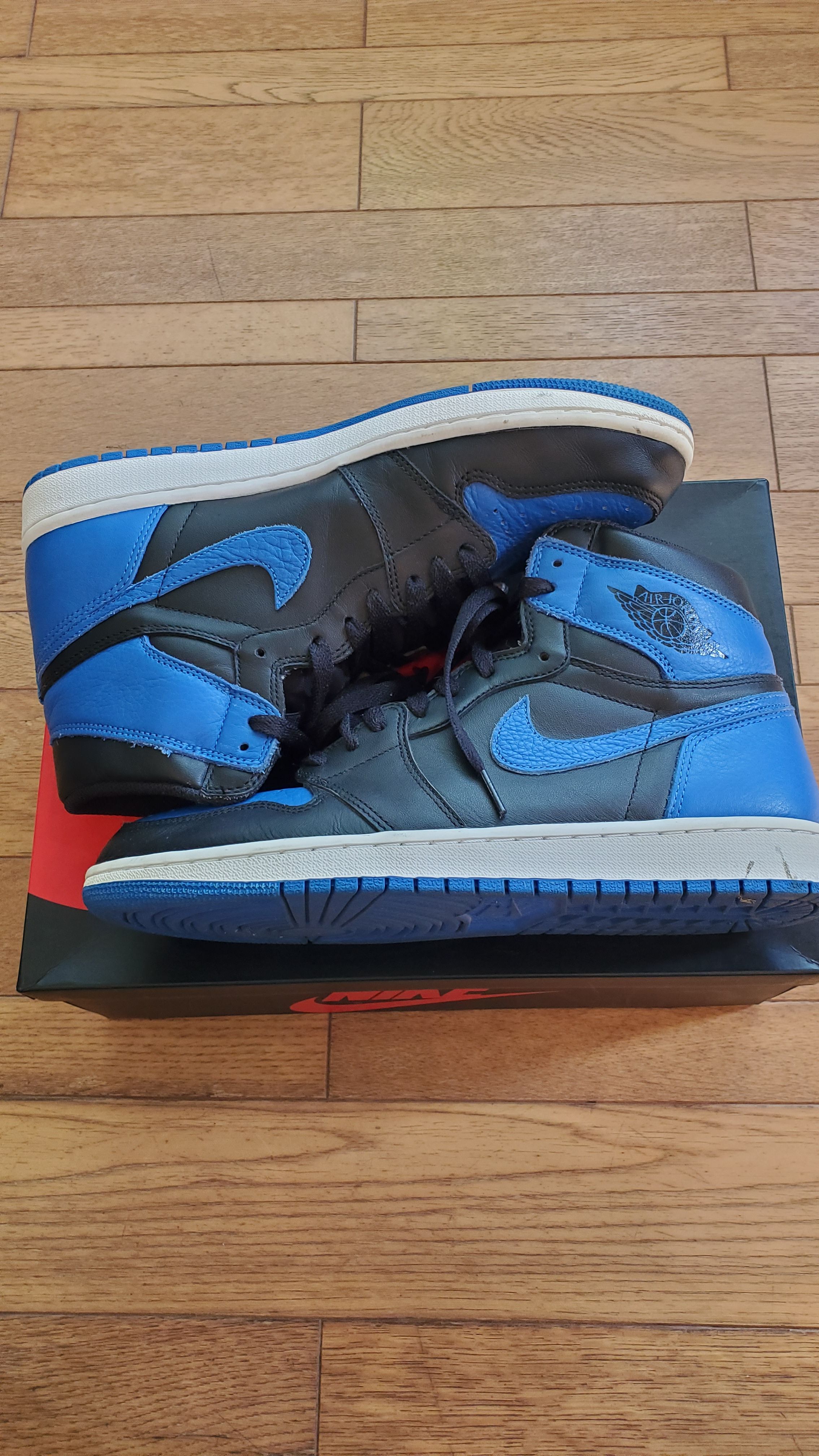 Nike Air Jordan 1 Retro High OG "Royal" (2017)