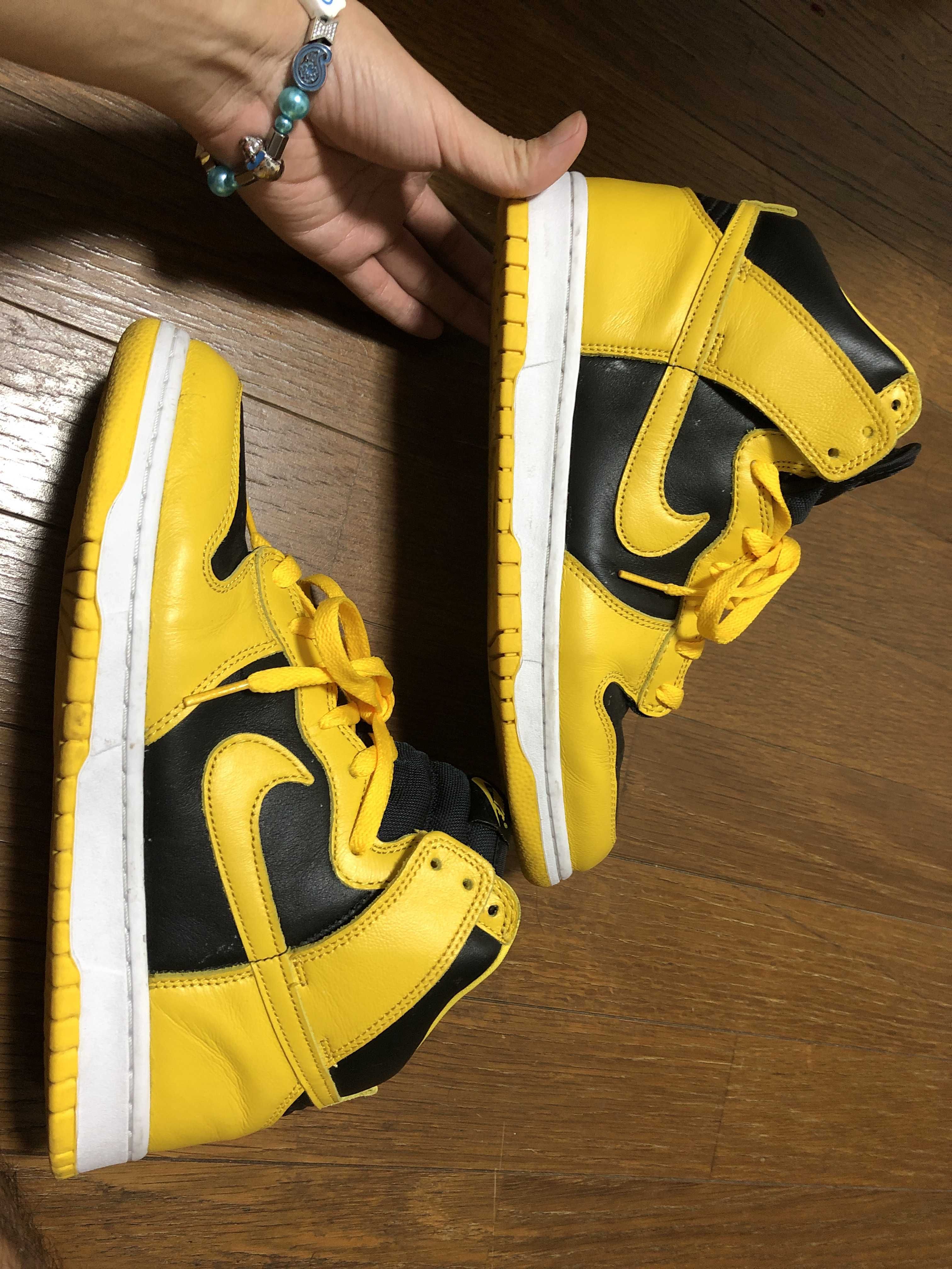 Nike Dunk High "Black/Varsity Maize"
