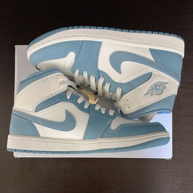Nike Women's Air Jordan 1 Mid "University Blue"