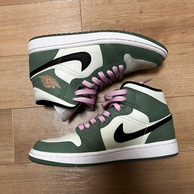 NIKE Women's AIR JORDAN 1 MID SE "DUTCH GREEN"