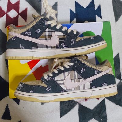 Travis Scott × Nike SB Dunk Low "Black/Parachute Beige"