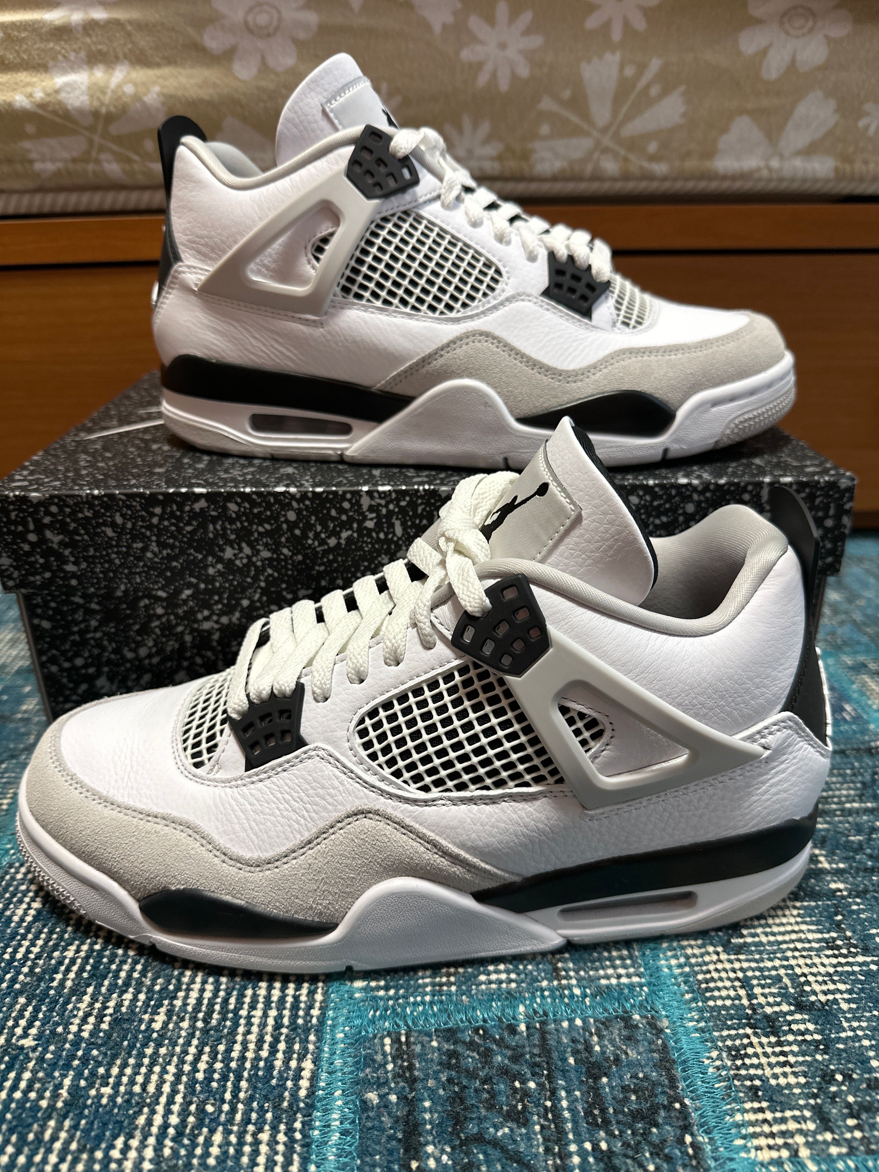 Nike Air Jordan 4 "Military Black"