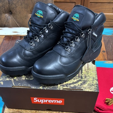 Supreme × Timberland Field Boot "Black"