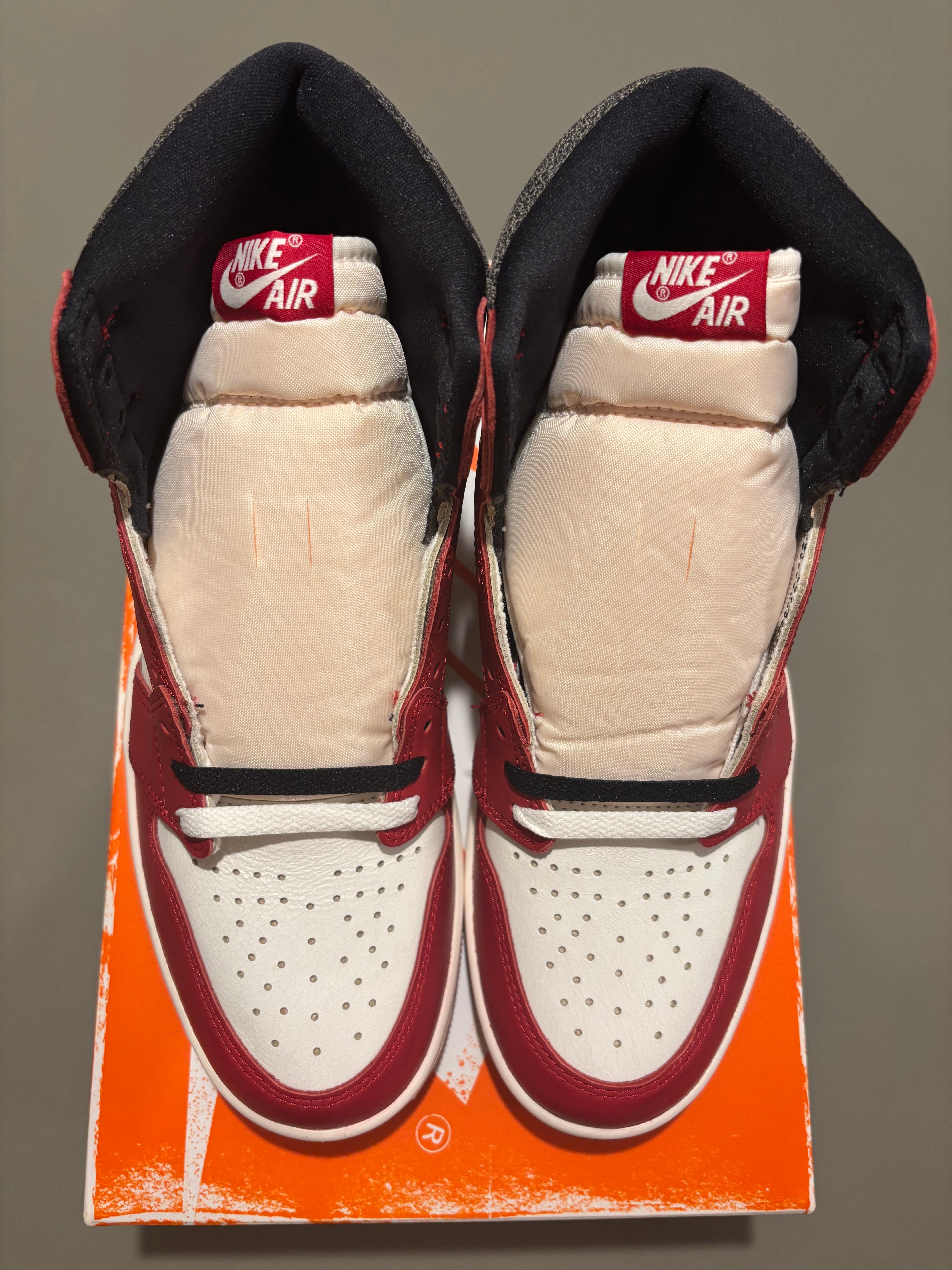 Nike Air Jordan 1 High OG "Lost & Found/Chicago"