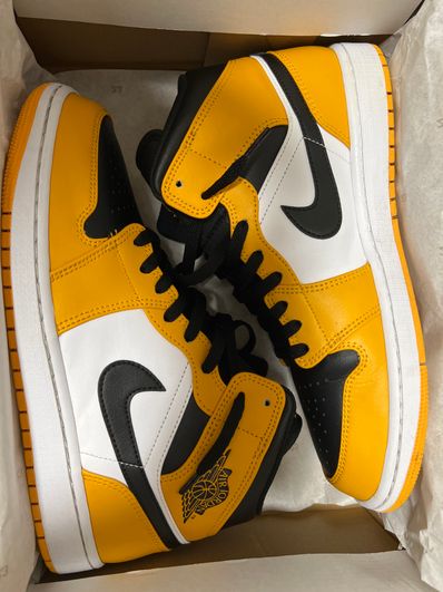 Nike Air Jordan 1 Mid "Taxi"