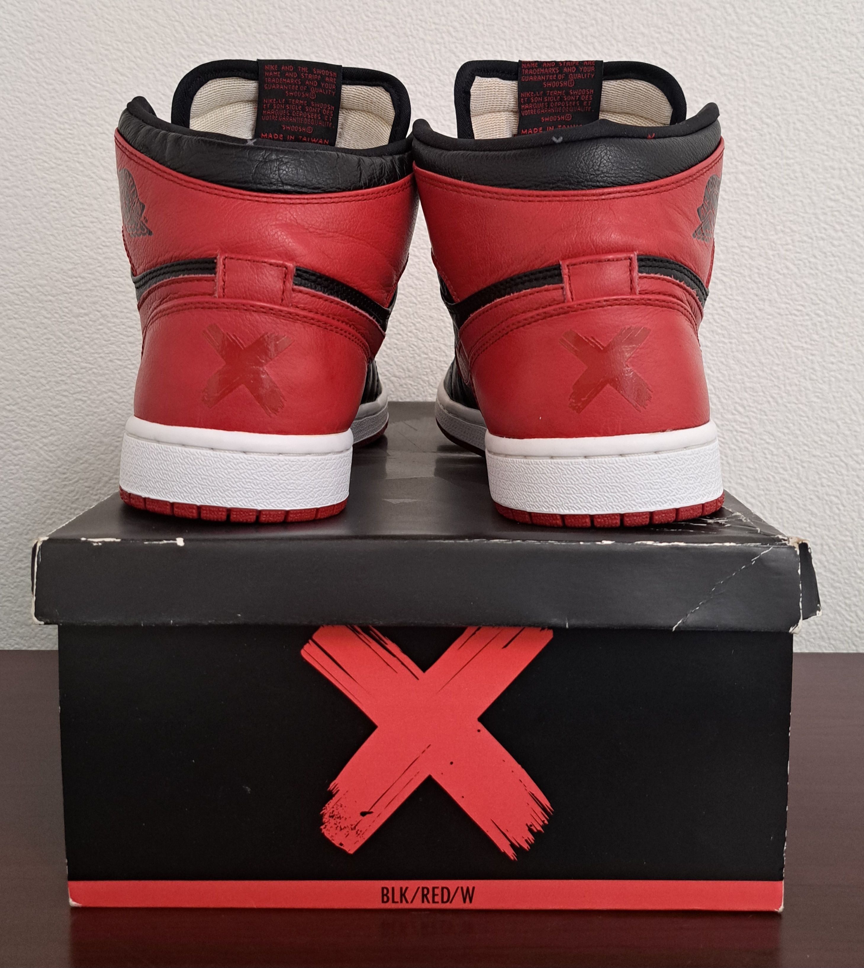 Nike Air Jordan 1 Retro High "Banned" (2011)