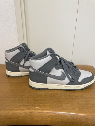 Nike Dunk High Retro SE Vintage "Light Bone and Tumbled Grey"