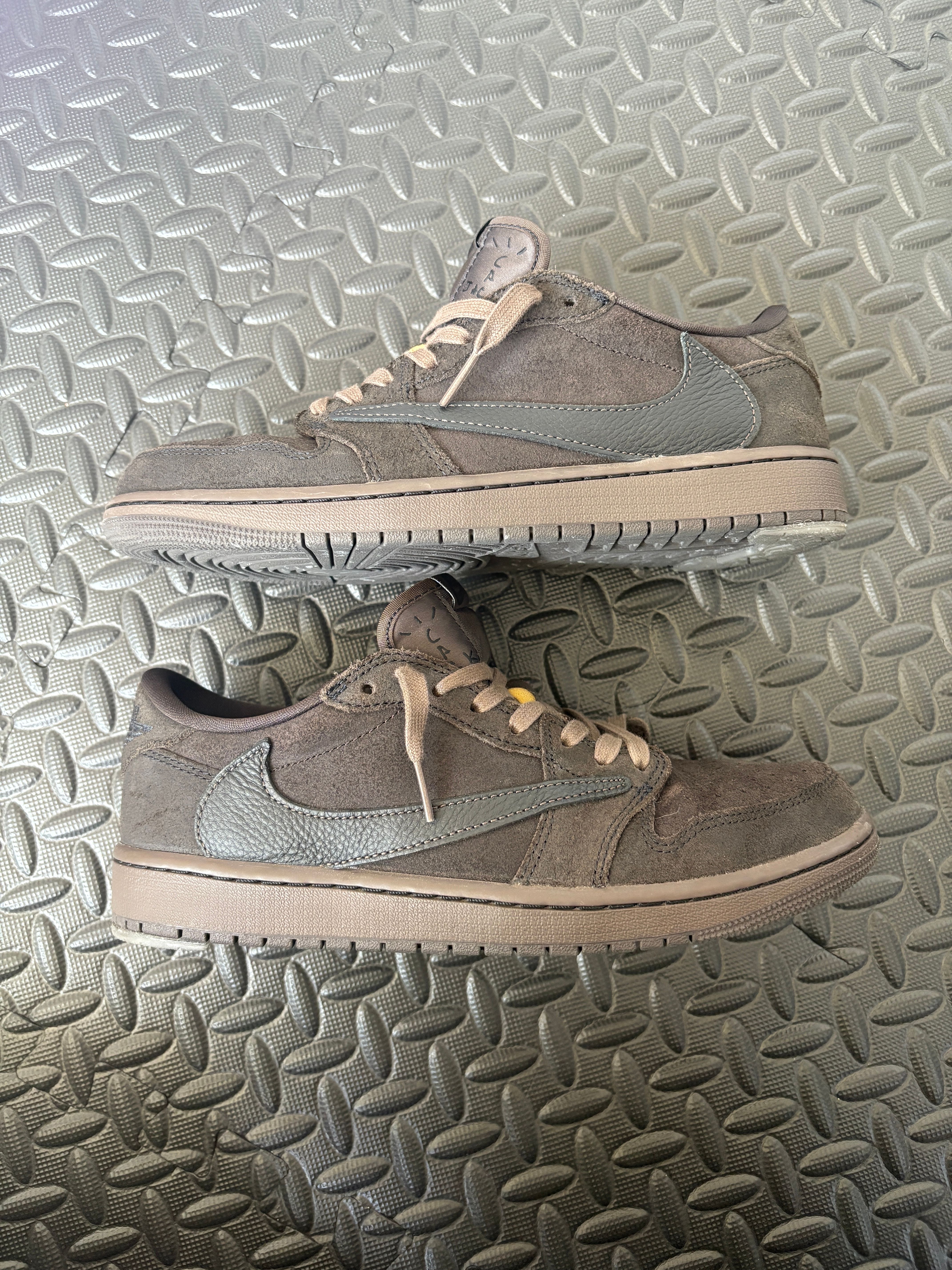 Travis Scott × Nike Air Jordan 1 Low OG SP "Velvet Brown and Dark Mocha"