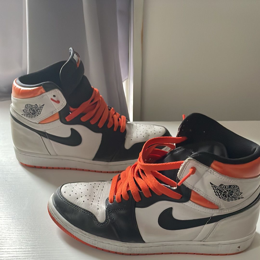 Nike Air Jordan 1 Retro High OG "Electro Orange"