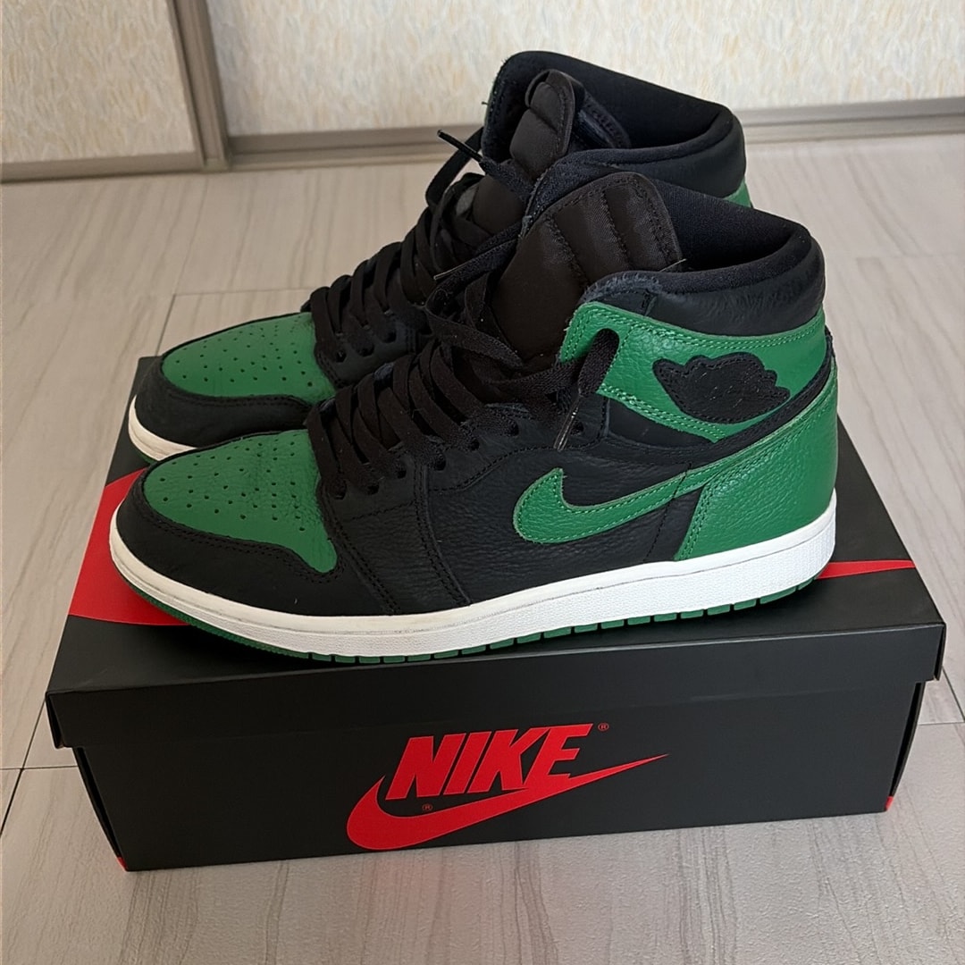 Nike Air Jordan 1 Retro High OG "Black/Pine Green" (2020)