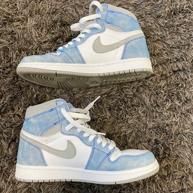 Nike Air Jordan 1 High OG "Hyper Royal"