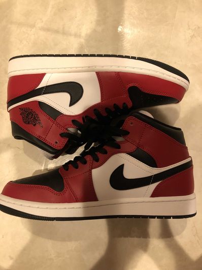 Nike Air Jordan 1 Mid "Chicago Black Toe"
