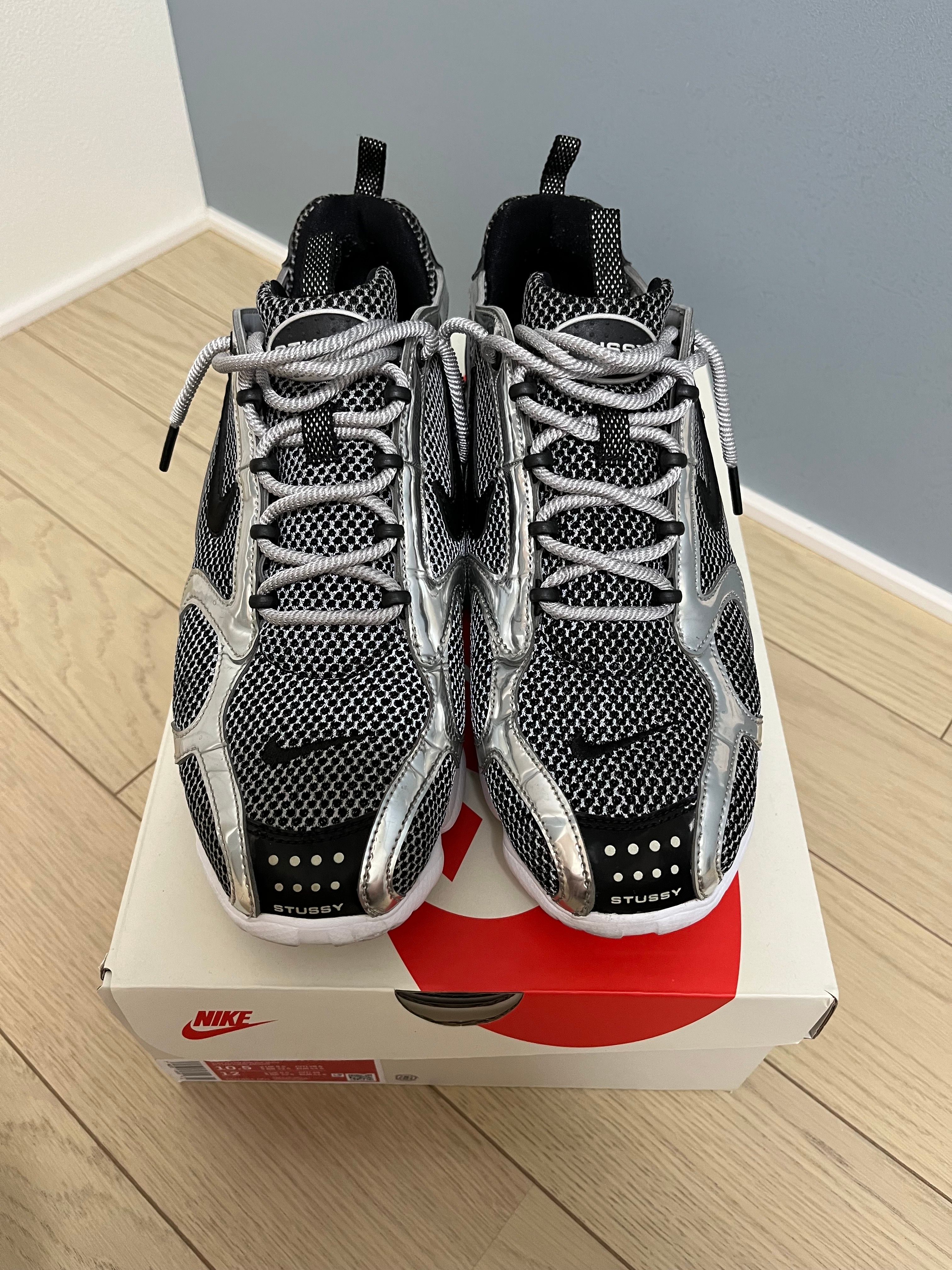 STUSSY × NIKE AIR ZOOM SPIRIDON CAGED "PURE PLATINUM/BLACK-WHITE"