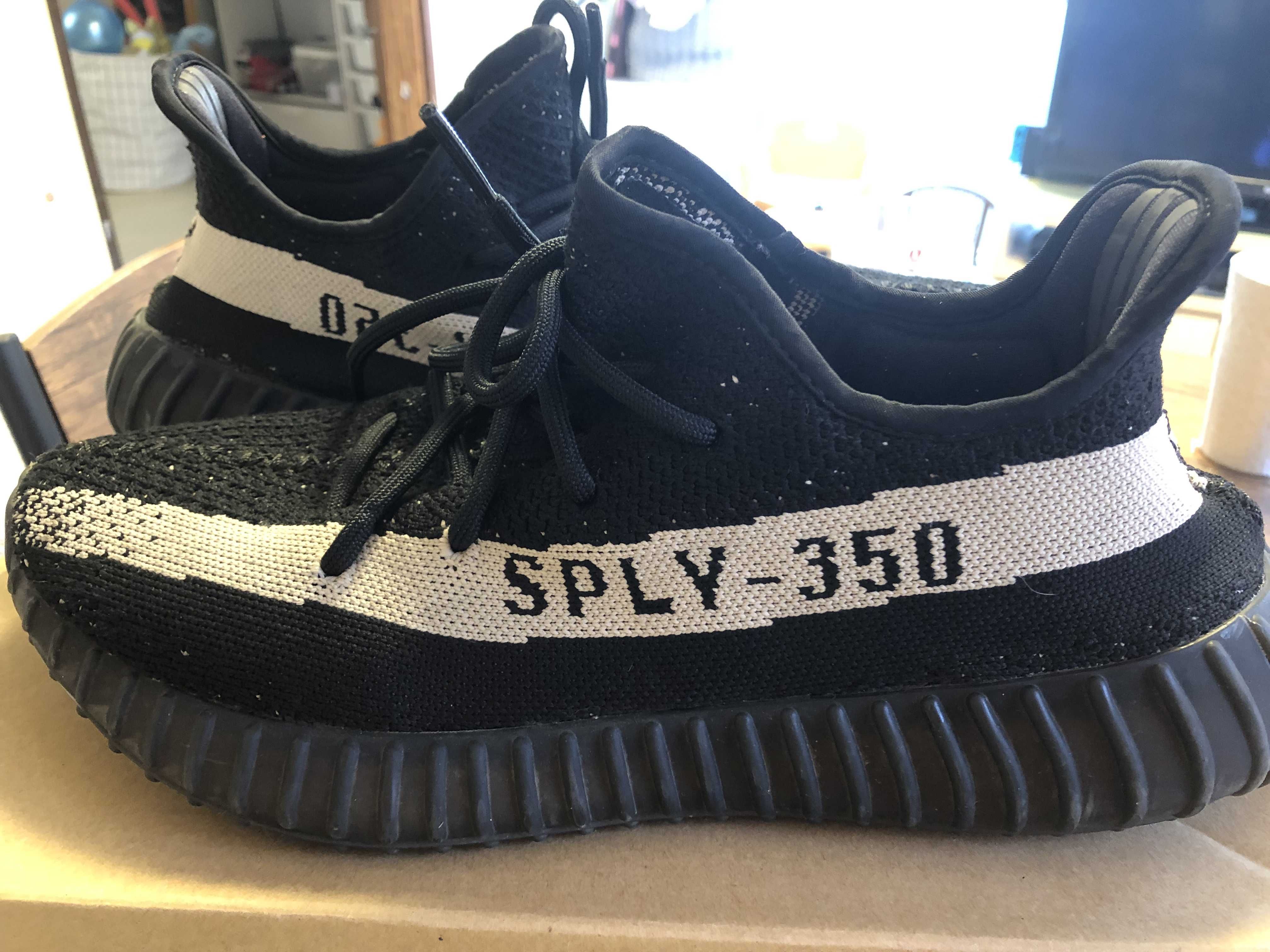adidas YEEZY Boost 350 V2 "Oreo"