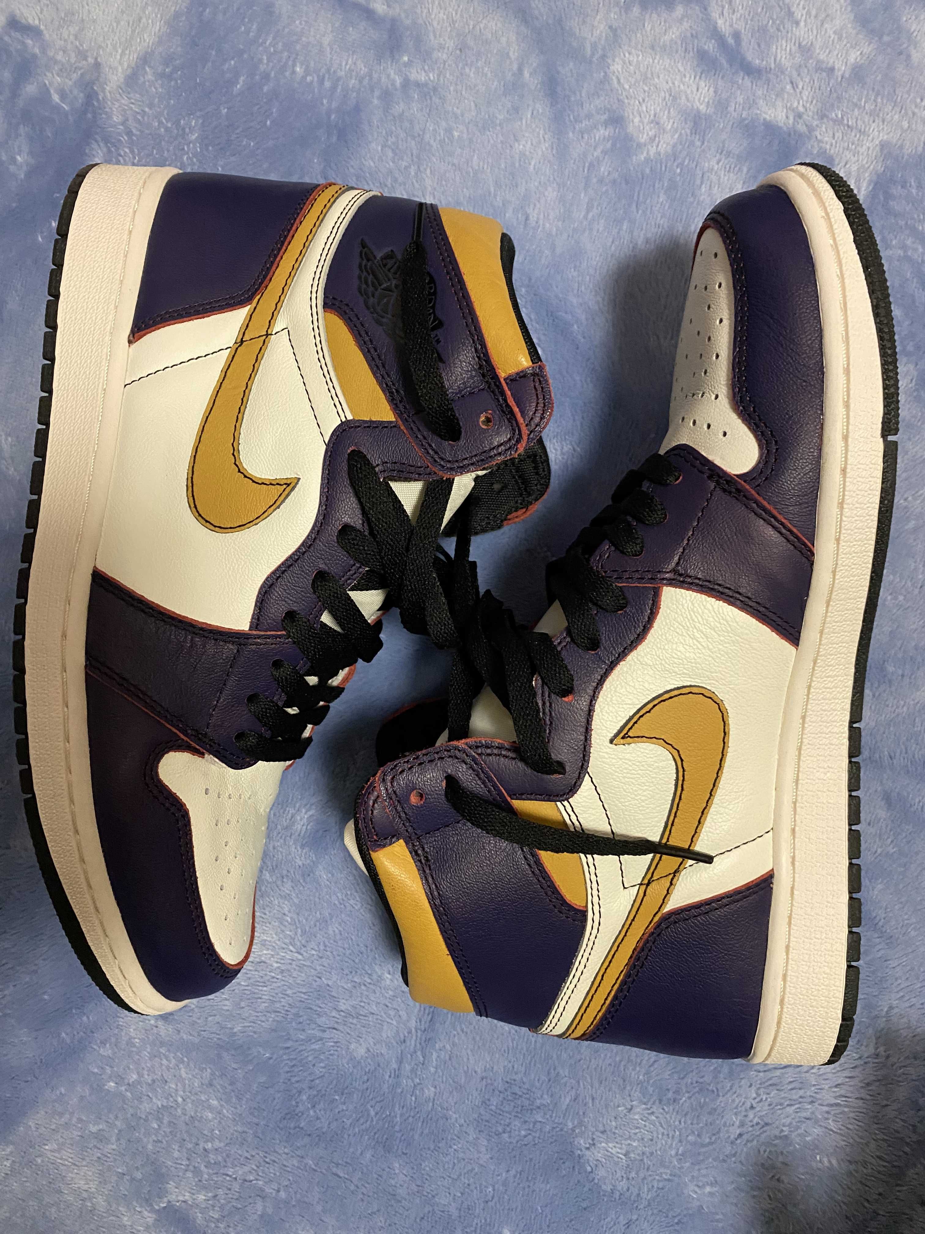 Nike SB × Air Jordan 1 Retro High "La To Chicago"  