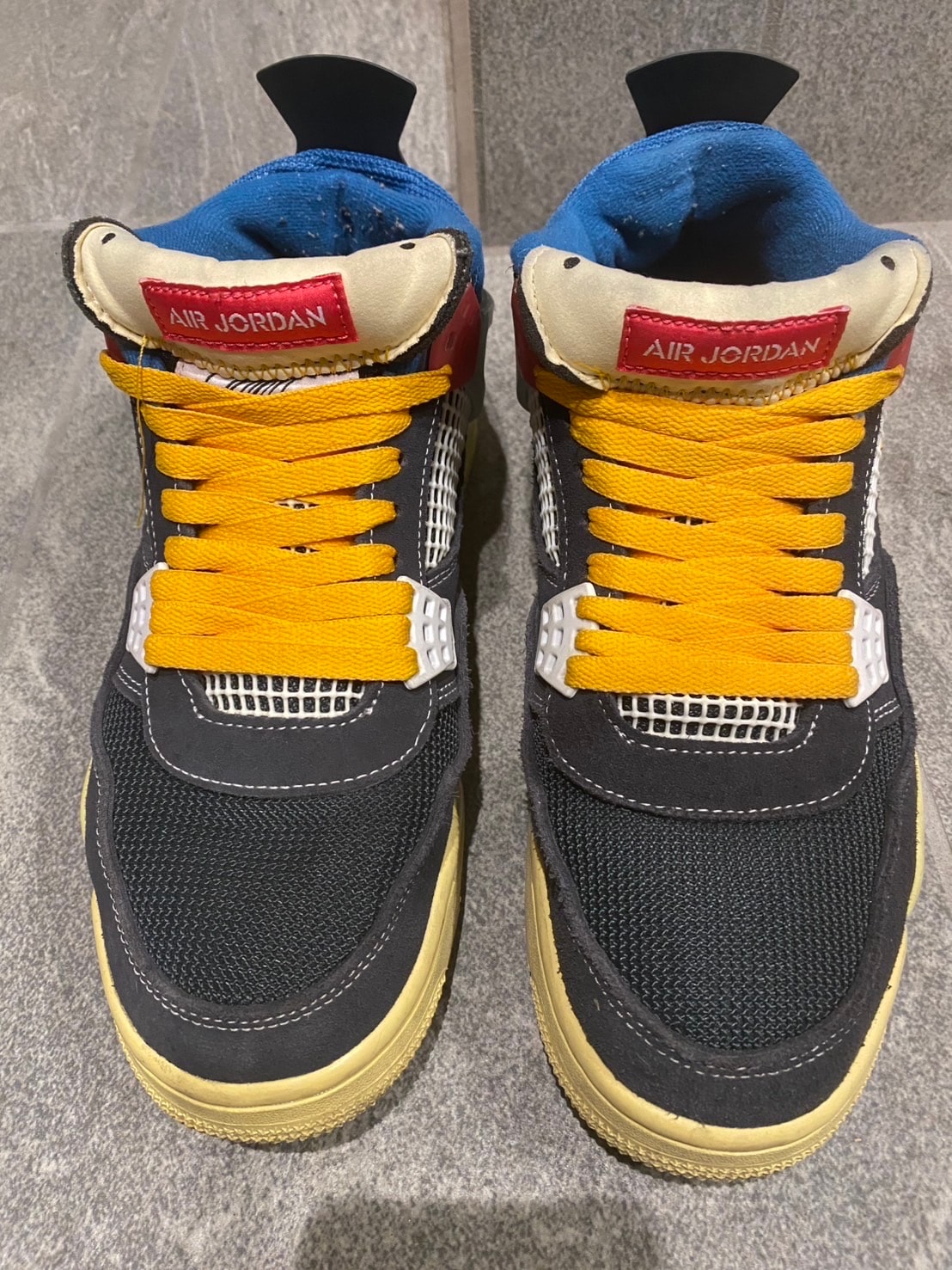 ユニオン × ナイキ エアジョーダン4 "オフノワール"