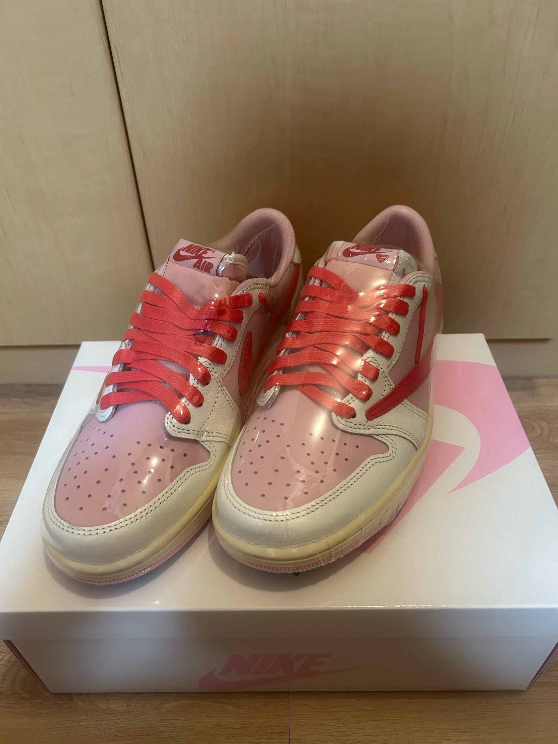 Travis Scott × Nike Air Jordan 1 Retro Low OG "Sail/Tropical Pink"