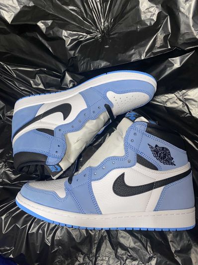 Nike Air Jordan 1 High OG "University Blue"