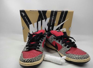 Supreme × Nike SB Dunk Low Supreme × Nike SB Dunk Low