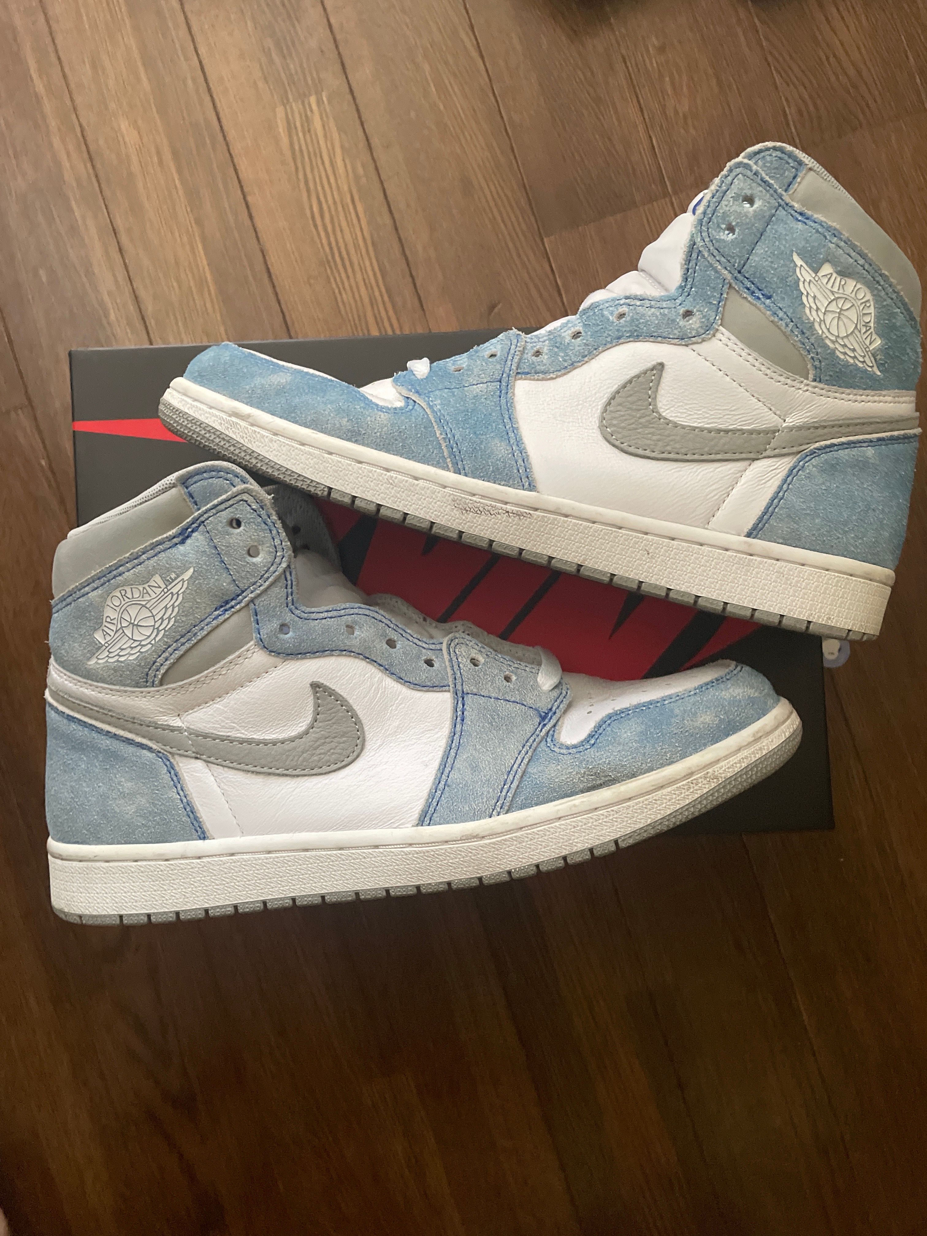 Nike Air Jordan 1 High OG "Hyper Royal"