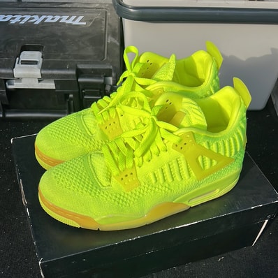 Nike Air Jordan 4 Retro Flyknit "Volt"