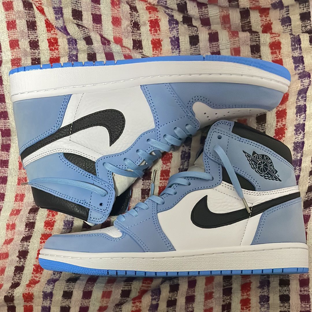 Nike Air Jordan 1 High OG "University Blue"