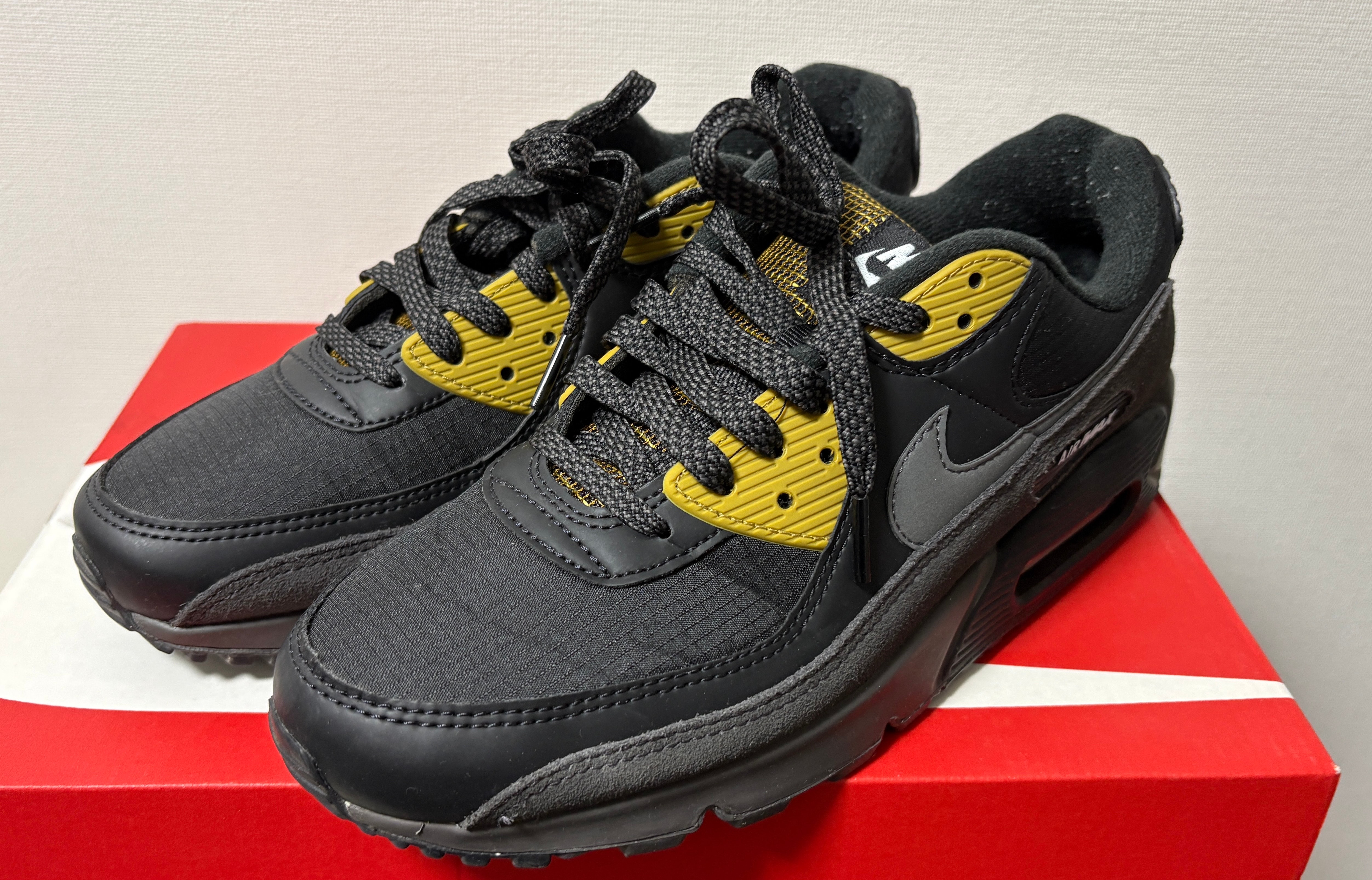 Nike Air Max 90 "Black/Bronzine/Blue Tint/Medium Ash"