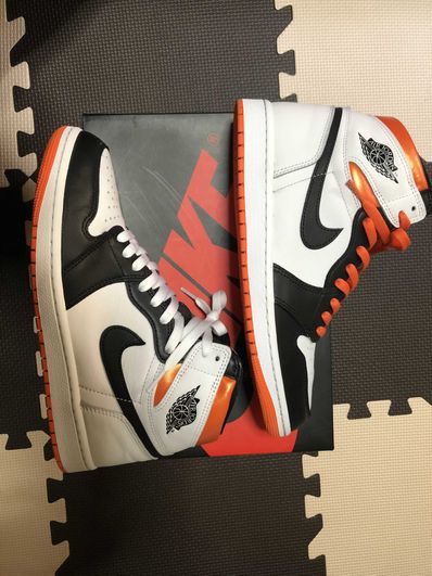 Nike Air Jordan 1 Retro High OG "Electro Orange"