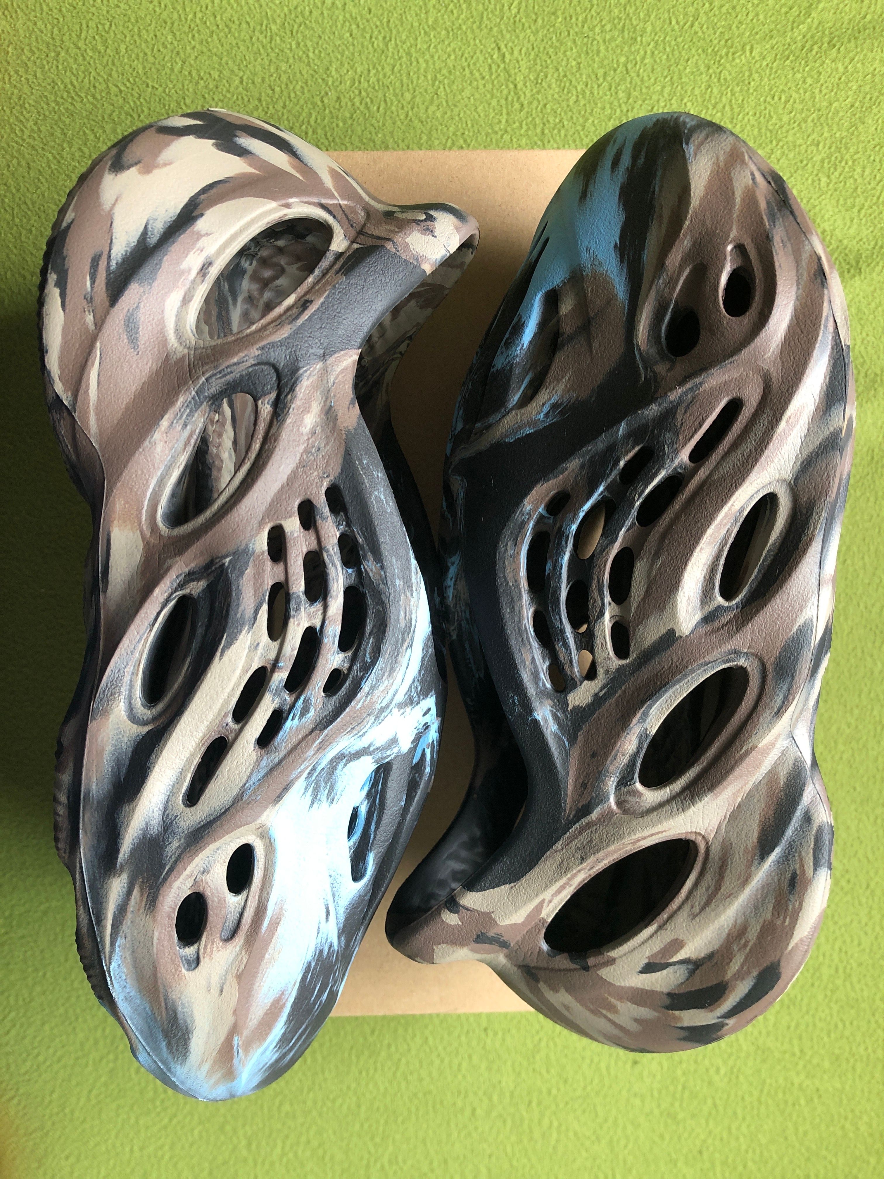 adidas YEEZY Foam Runner "MX Cinder"