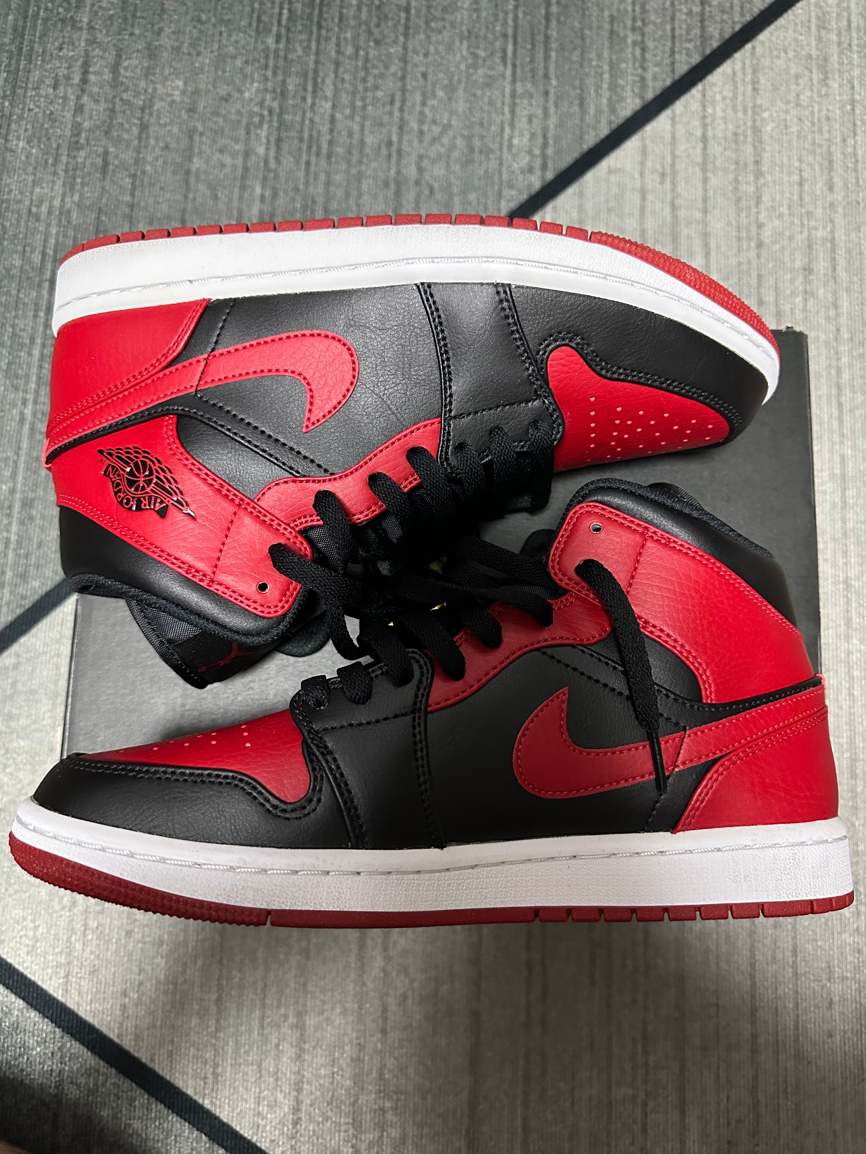 Nike Air Jordan 1 Mid "Bred"