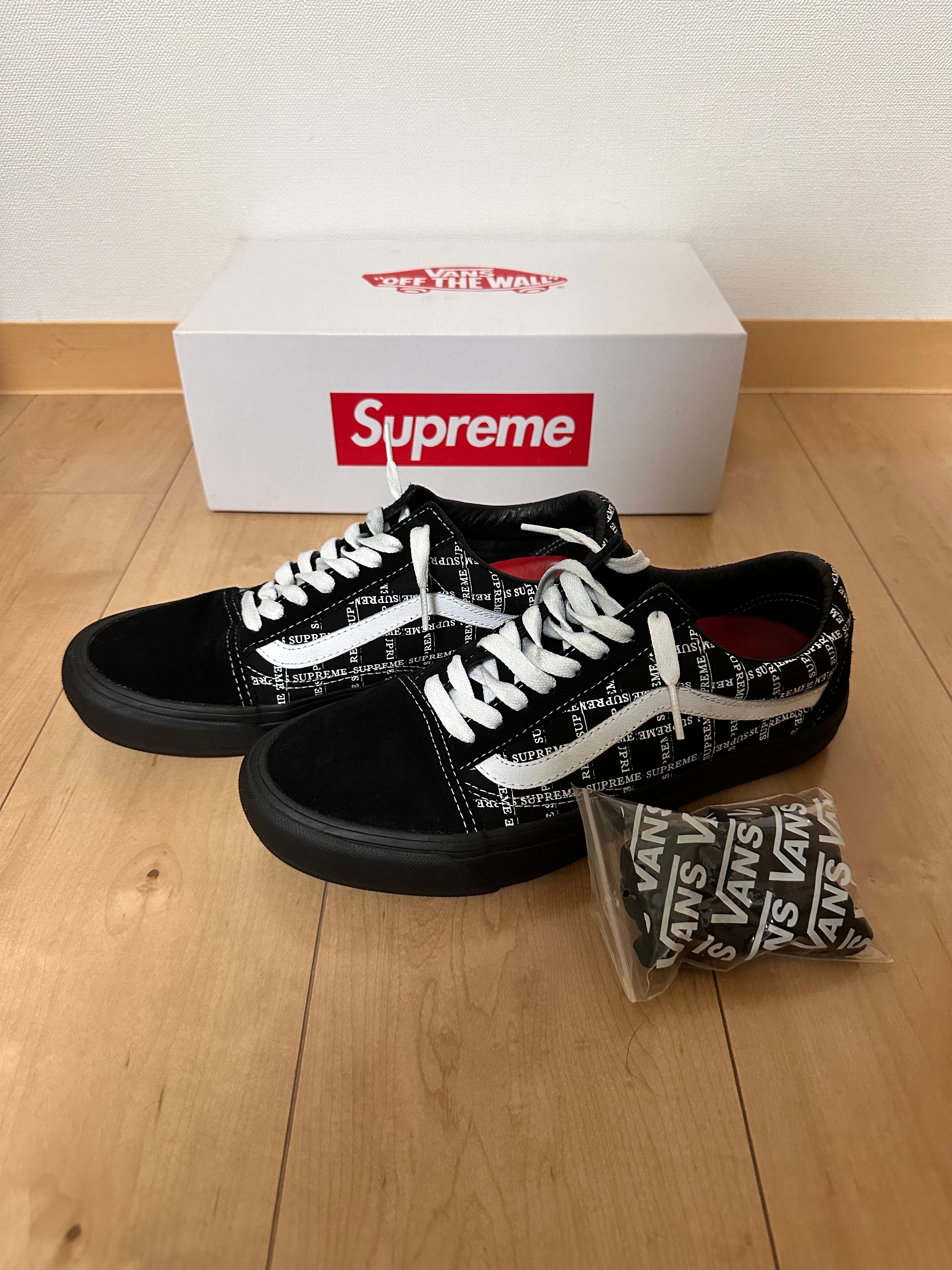 Supreme × Vans Old Skool "Black"